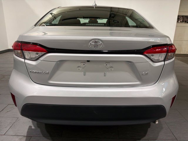 Used 2024 Toyota Corolla LE FWD image 4