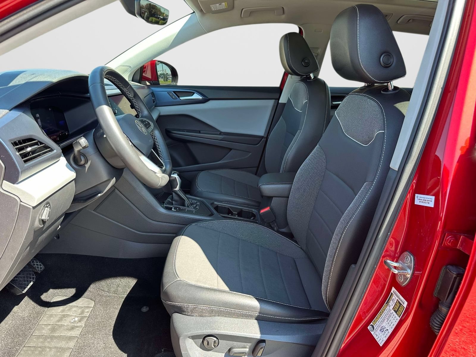 Certified 2023 Volkswagen Taos SE FWD image 13