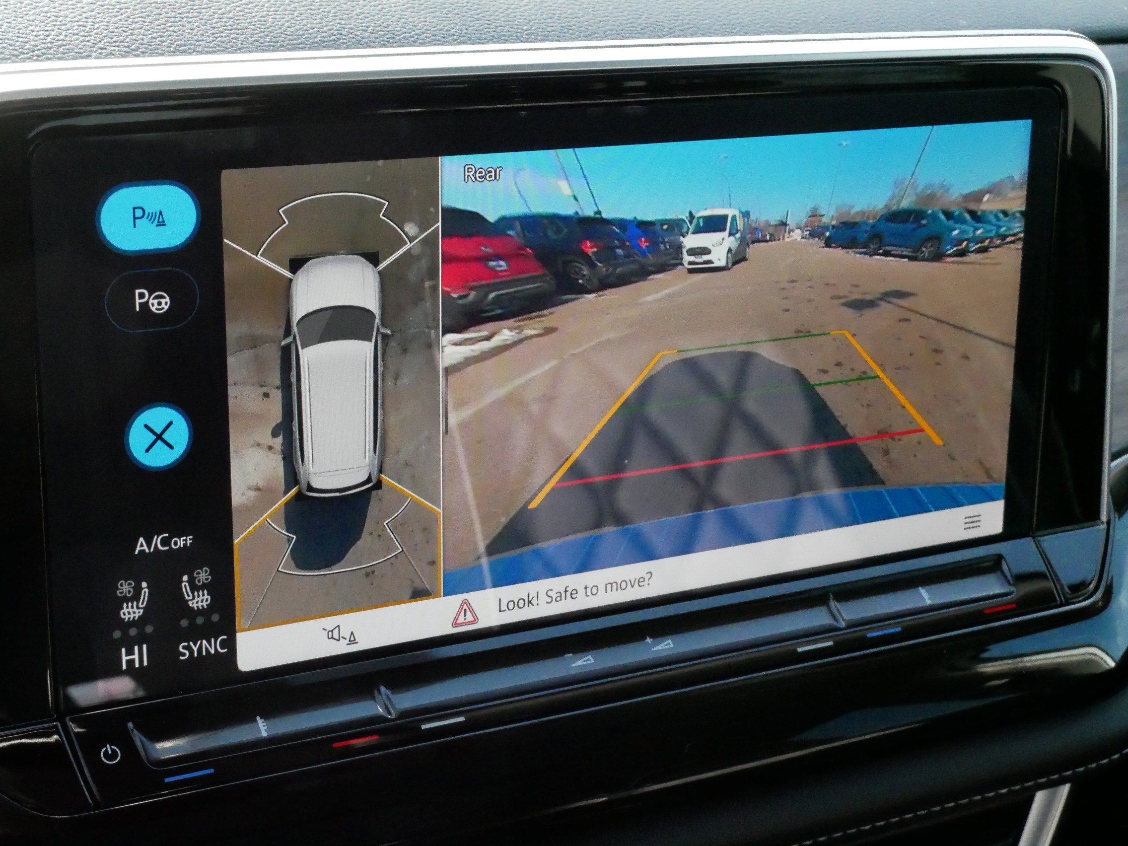 Used 2024 Volkswagen Atlas SEL Premium R-Line image 31