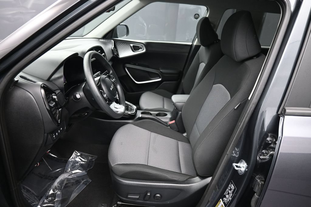 Certified 2025 Kia Soul S FWD image 18