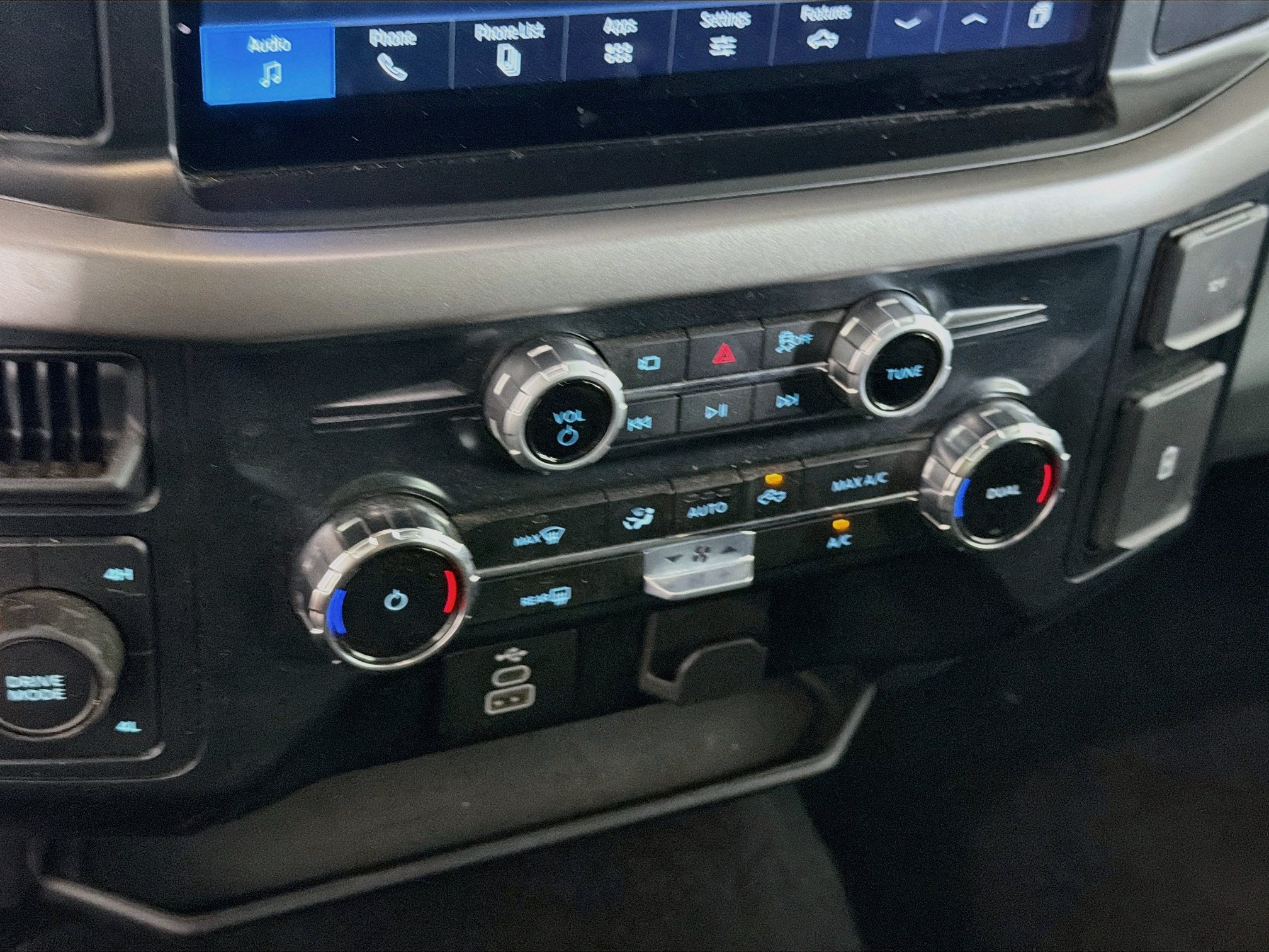 Used 2025 Ford F150 XLT w/ Equipment Group 301A Standard AWD/4WD image 23