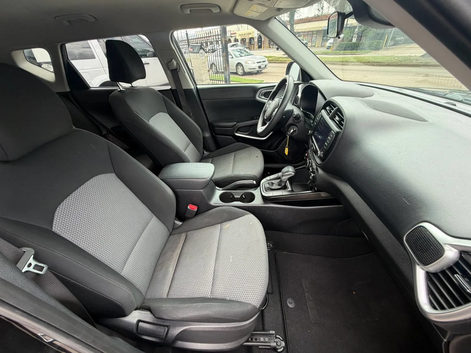 Used 2023 Kia Soul LX w/ LX Technology Package FWD image 11
