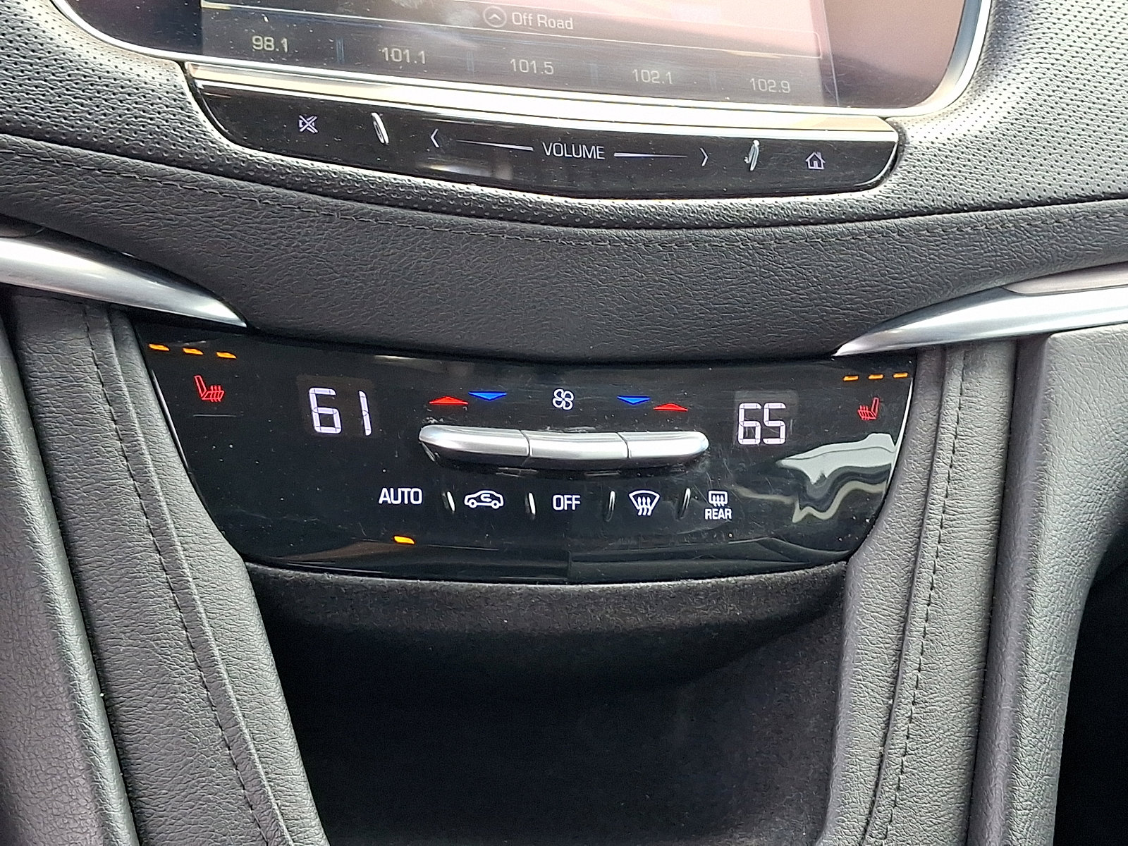 Used 2017 Cadillac XT5 Luxury w/ Driver Awareness Package image 16