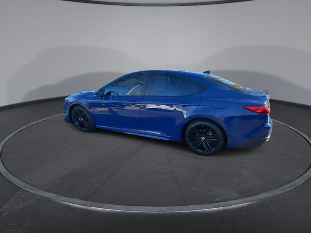 Used 2025 Toyota Camry SE image 11