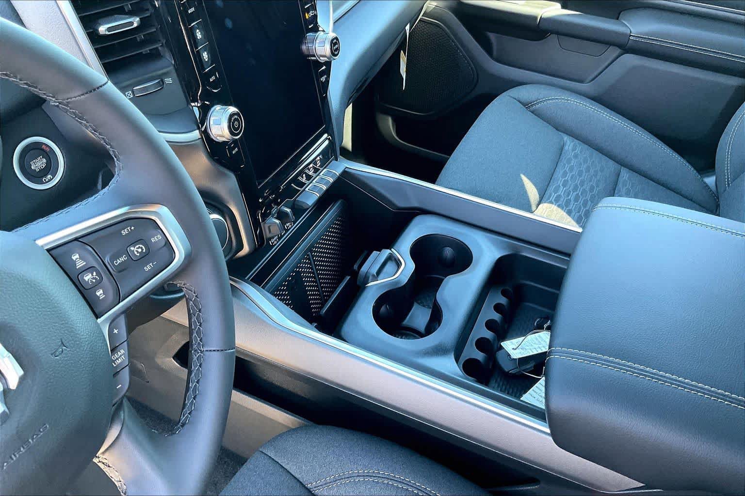 New 2027 RAM 1500 4x4 Crew Cab image 7