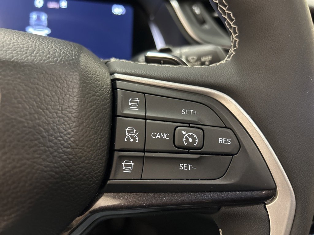 Used 2023 Jeep Grand Cherokee Laredo w/ Luxury Tech Group I image 21