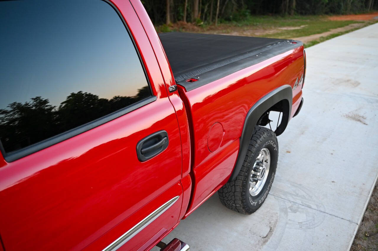 Used 2006 GMC Sierra 2500 SLT w/ Heavy-Duty Power Package AWD/4WD image 24