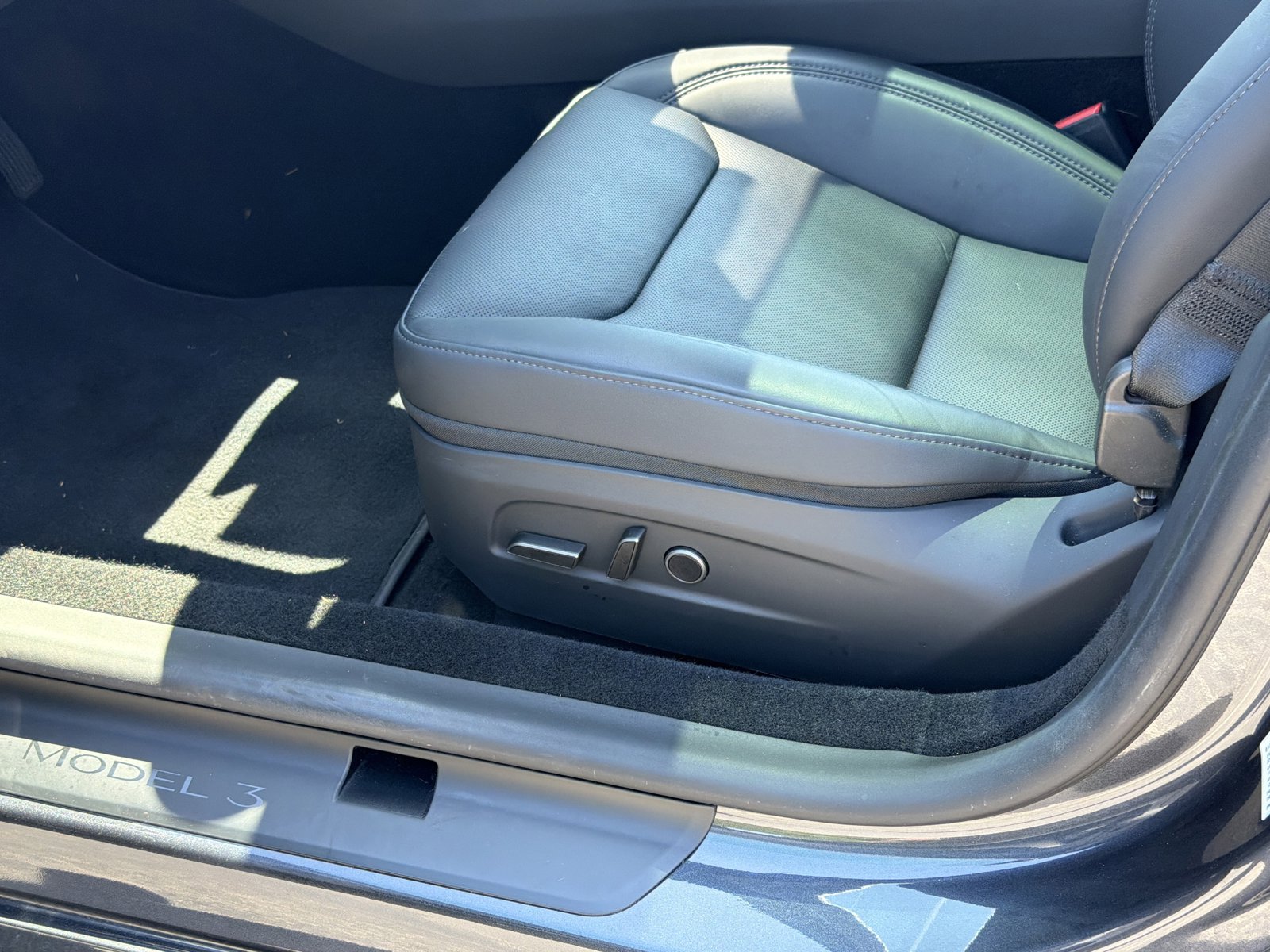 Used 2025 Tesla Model 3 Long Range image 17