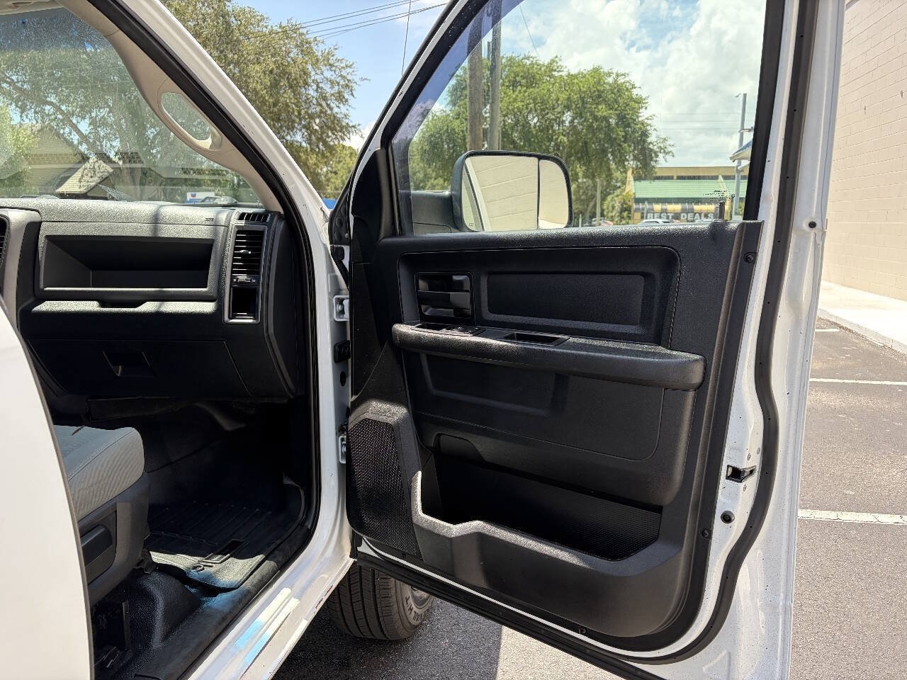 Used 2017 RAM 2500 Tradesman w/ Chrome Appearance Group AWD/4WD image 82