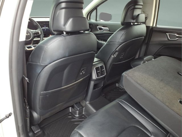 Used 2024 Kia Sportage EX AWD/4WD image 15