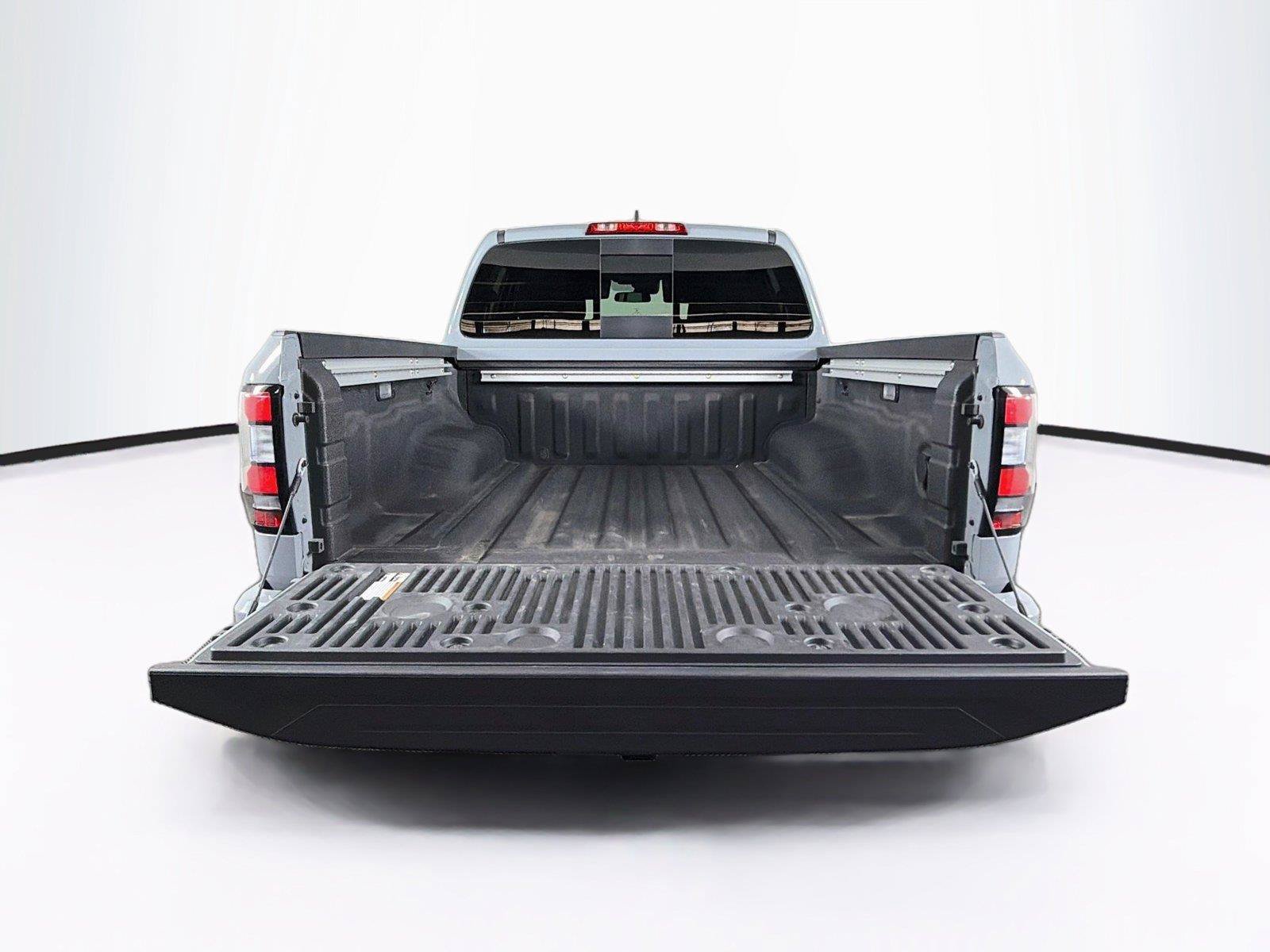 Used 2025 Nissan Frontier PRO-4X w/ Pro Convenience Package AWD/4WD image 14