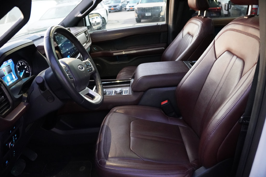 Used 2024 Ford Expedition Limited AWD/4WD image 6