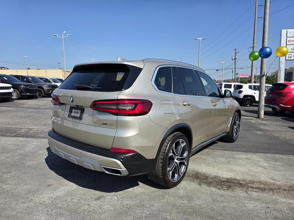 Used 2019 BMW X5 xDrive40i w/ Executive Package image 7