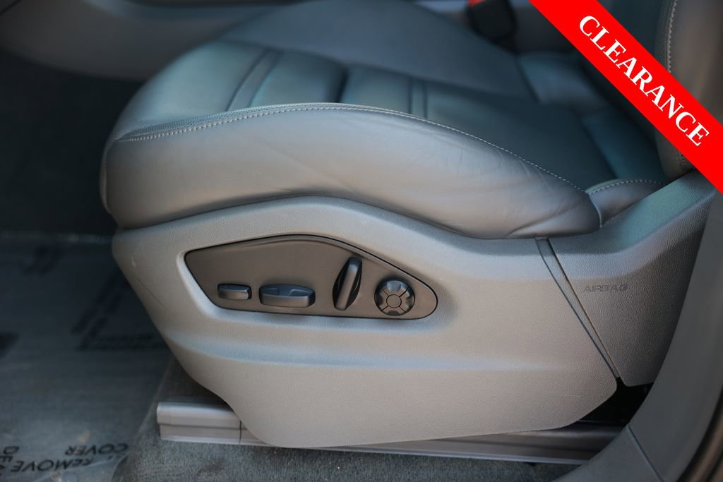 Used 2023 Porsche Cayenne Platinum Edition AWD/4WD image 19