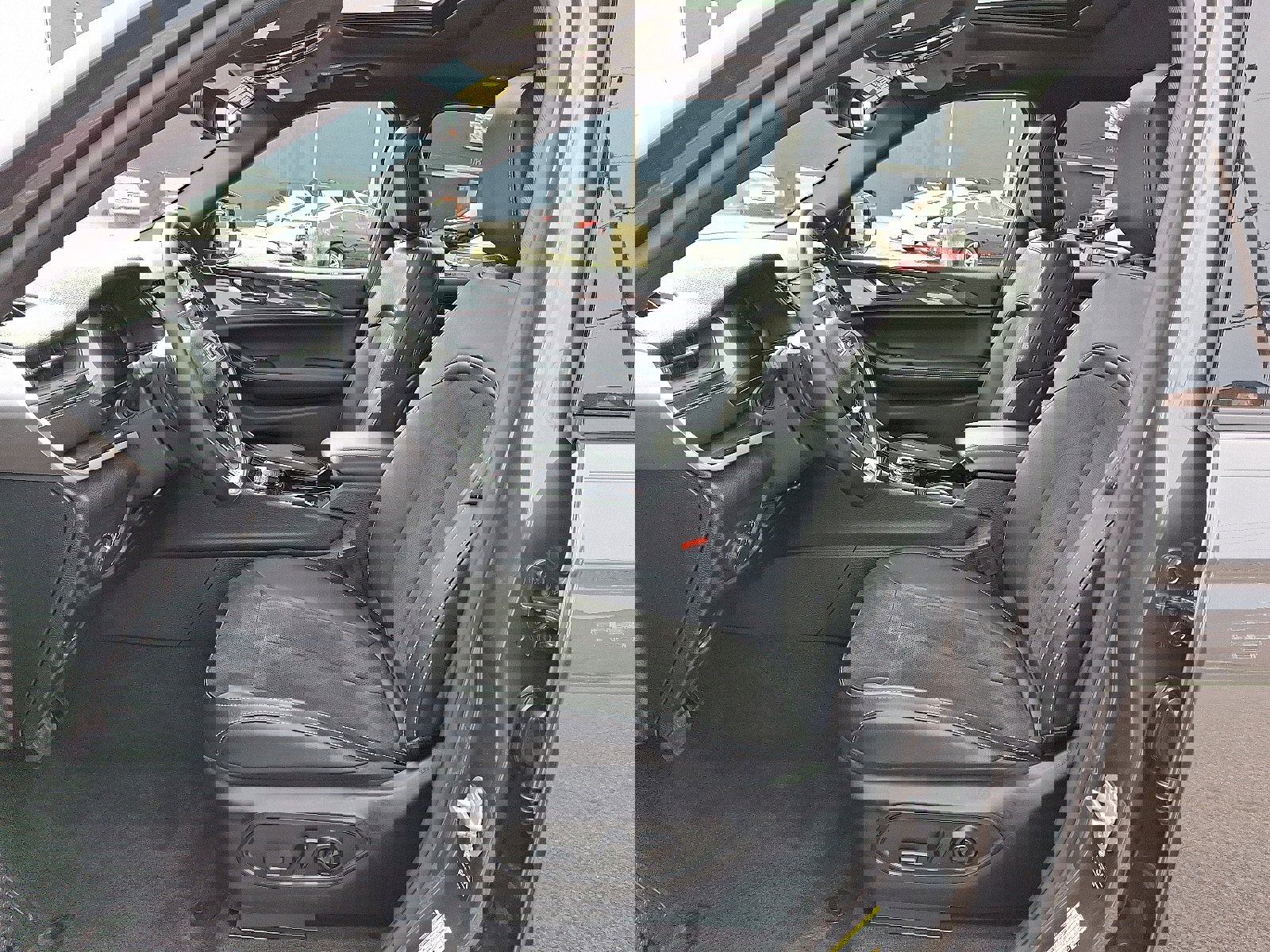 Used 2022 Jeep Grand Cherokee L Laredo image 14