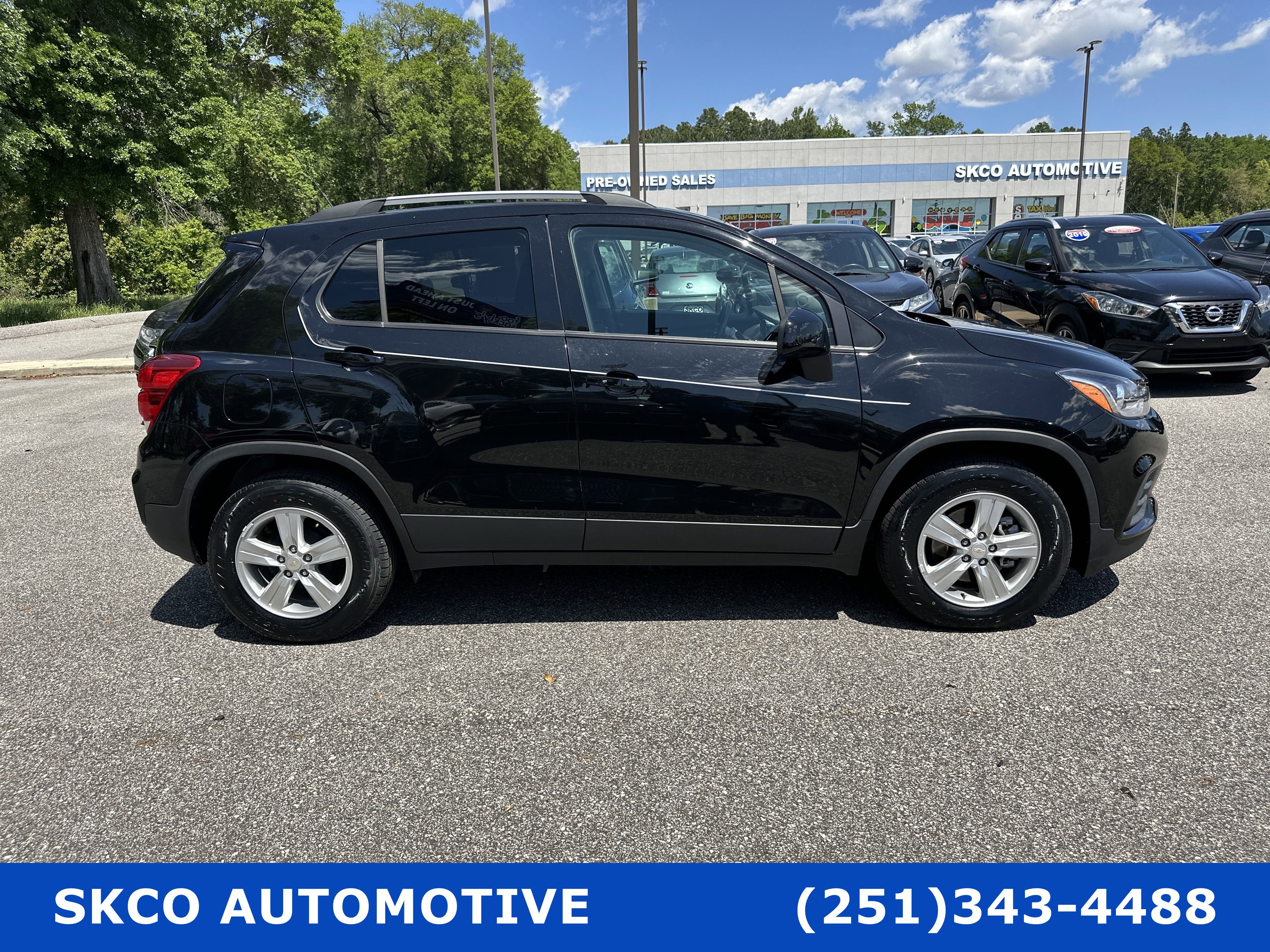 Used 2022 Chevrolet Trax LT w/ LT Convenience Package image 6