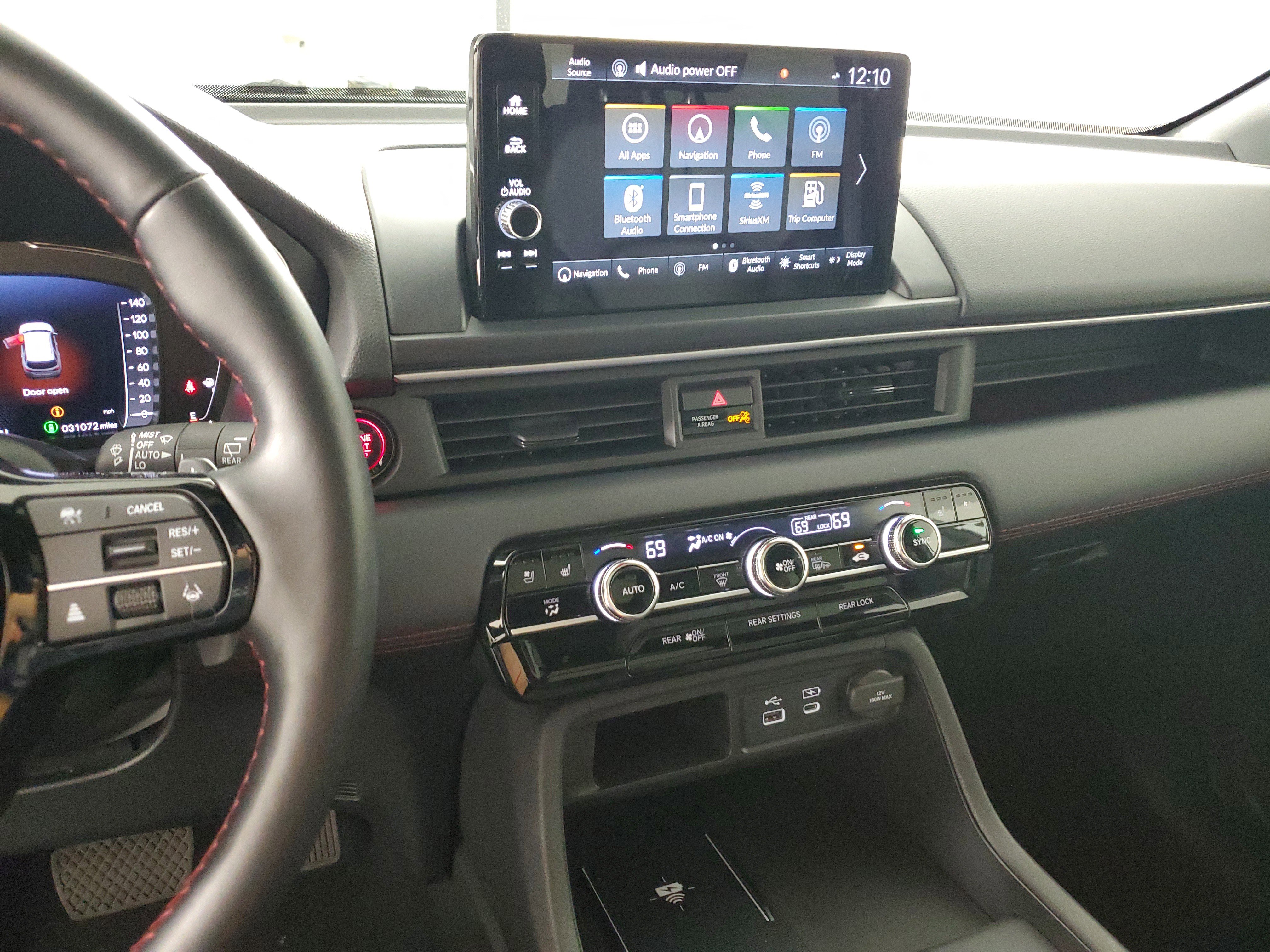 Certified 2025 Honda Pilot Black Edition image 17