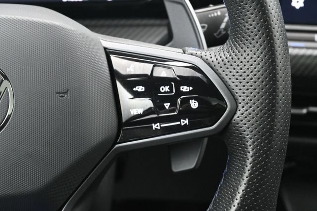 Used 2024 Volkswagen Golf R AWD/4WD image 19