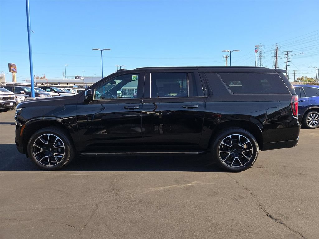 Certified 2025 Chevrolet Suburban RST w/ Sun And Tow Package RWD image 33