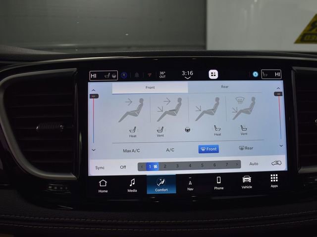 Used 2023 Chrysler Pacifica Limited FWD image 23