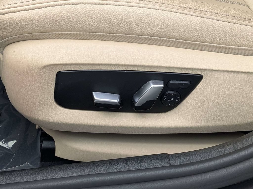 Used 2018 BMW 540i RWD image 18