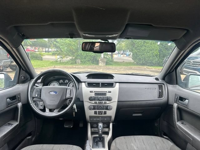 Used 2009 Ford Focus SE FWD image 11