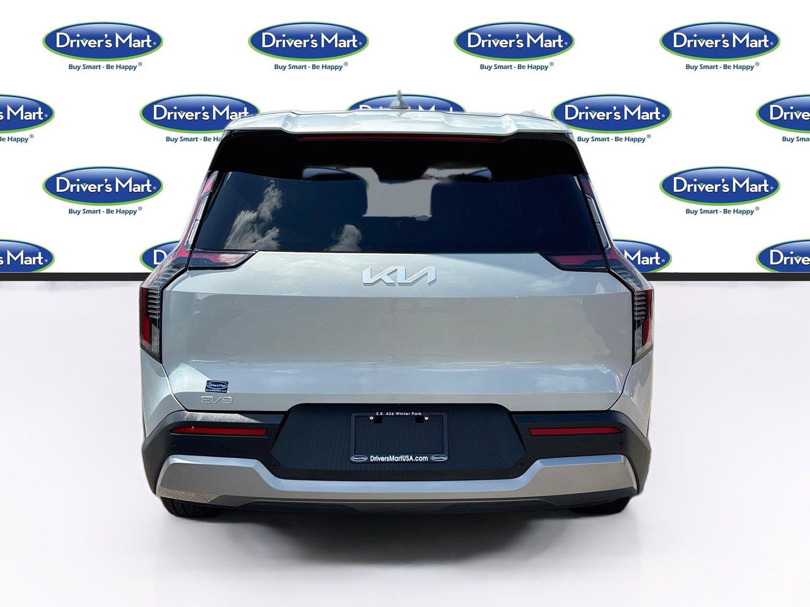 Used 2024 Kia EV9 Light Long Range RWD image 6