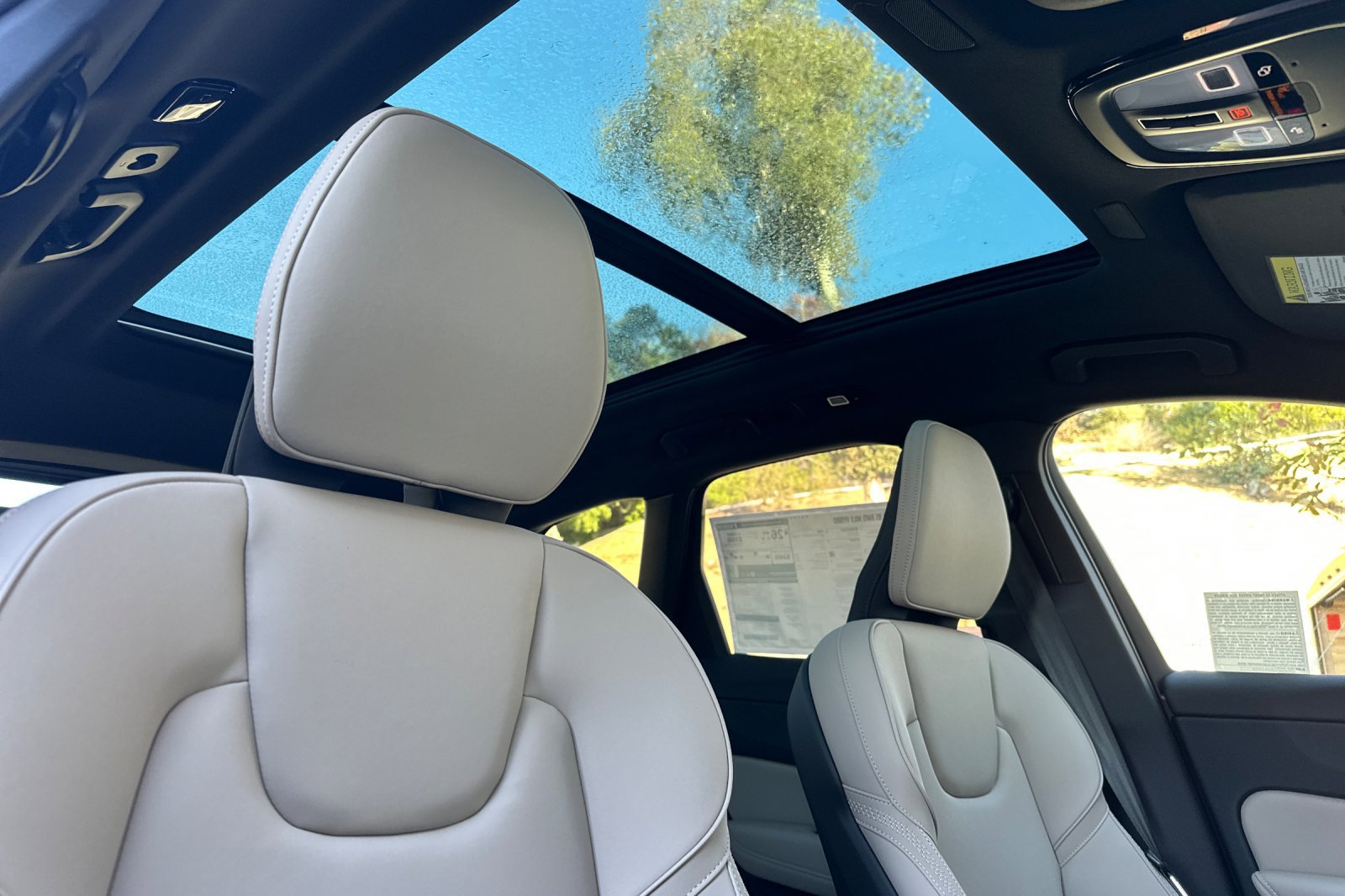 New 2026 Volvo XC60 B5 Plus w/ Climate Package image 14