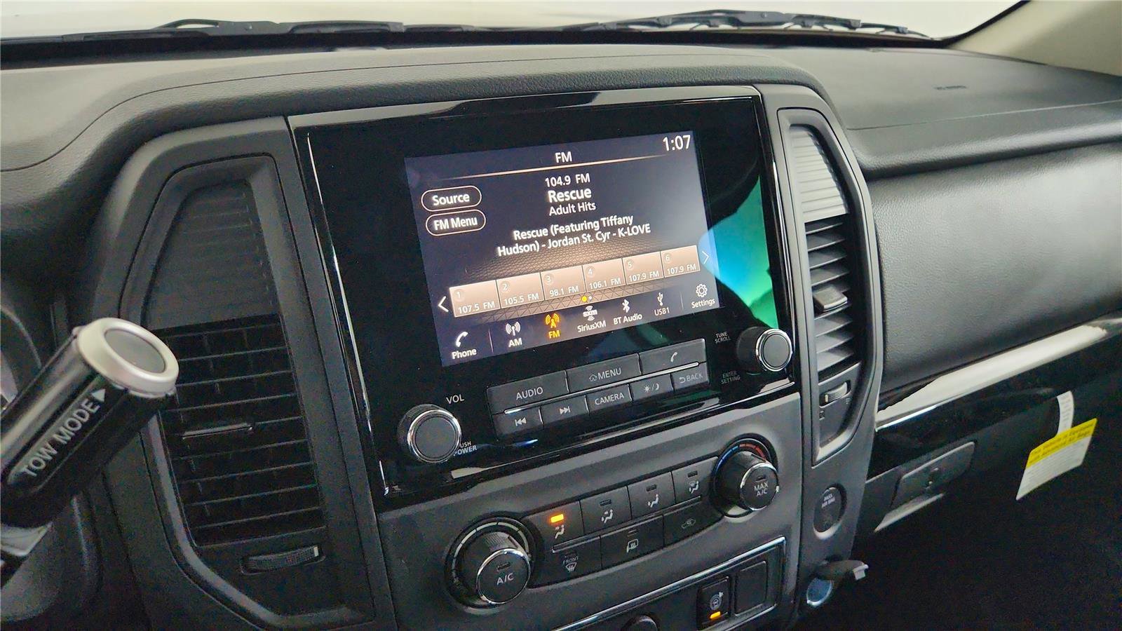 Certified 2024 Nissan Titan SV image 39