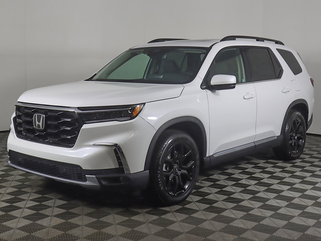 New 2025 Honda Pilot Touring image 7