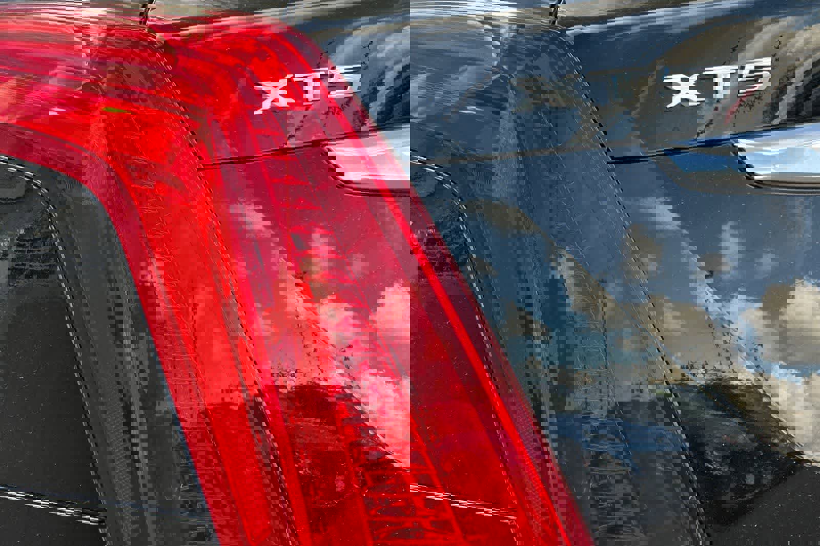 Used 2017 Cadillac XT5 Platinum AWD/4WD image 31