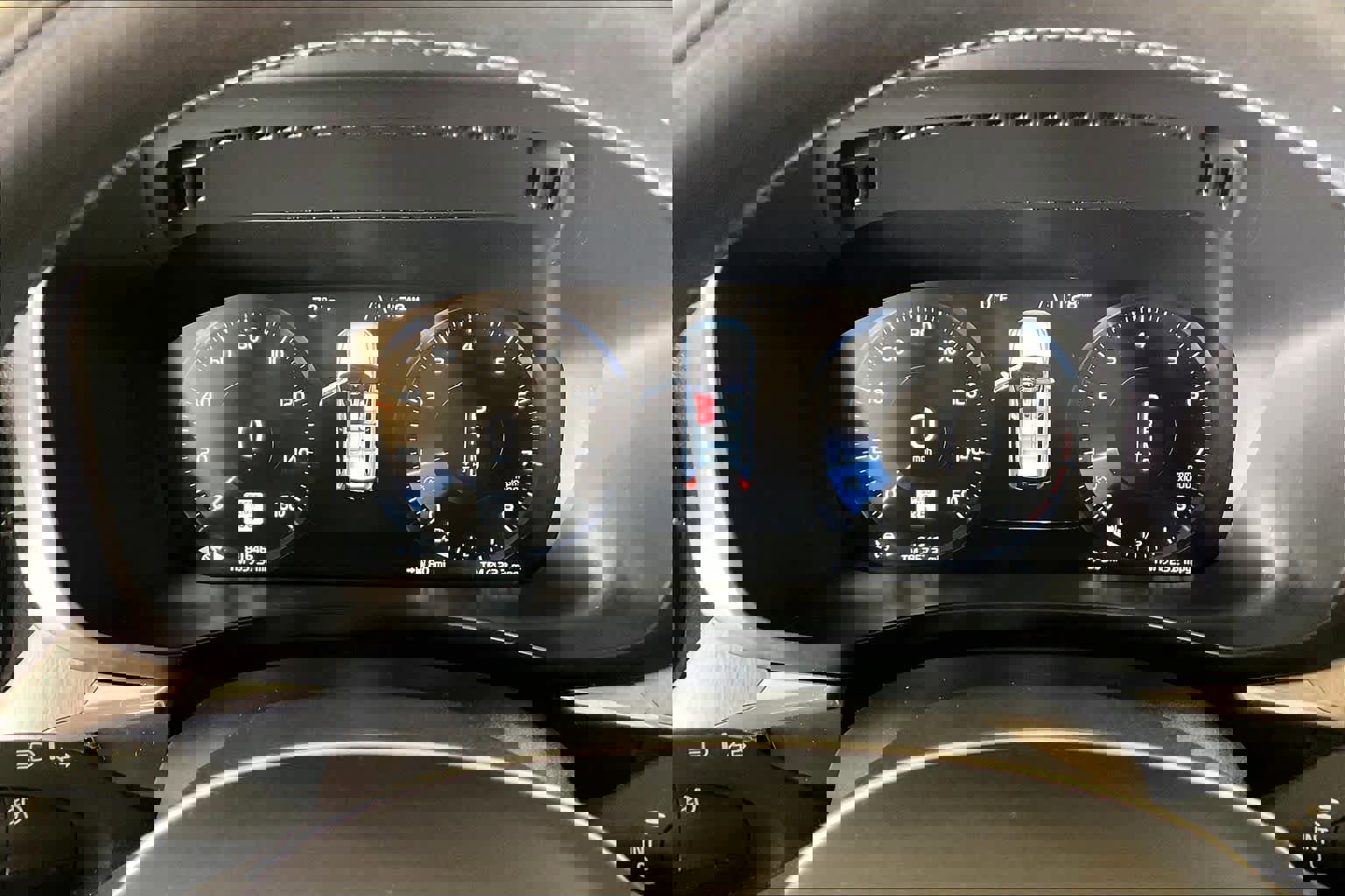 Used 2018 Volvo XC60 T5 Inscription w/ Convenience Package image 24