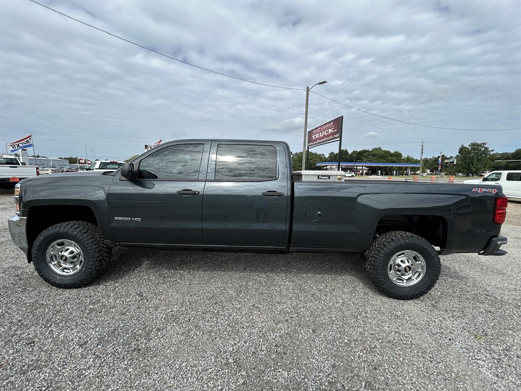 Used 2017 Chevrolet Silverado 2500 W/T AWD/4WD image 4