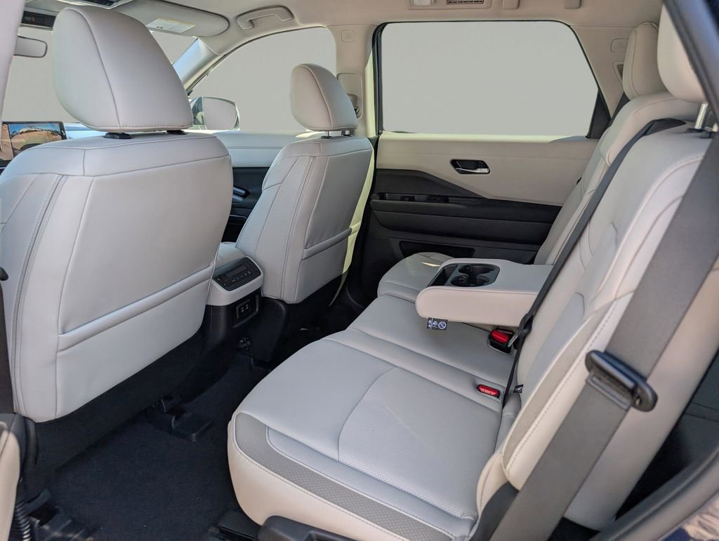 New 2026 Nissan Pathfinder SL image 14