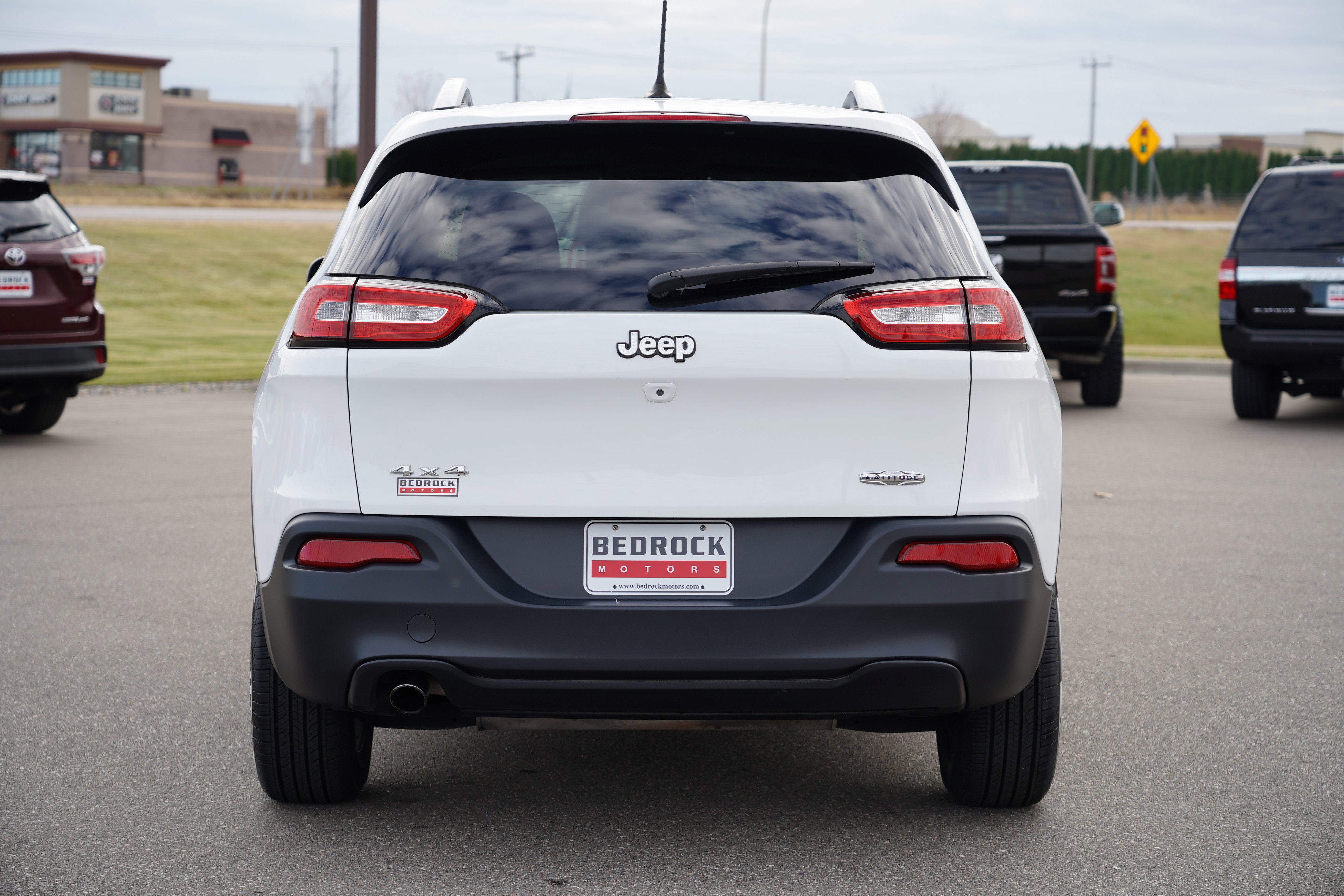 Used 2015 Jeep Cherokee Latitude image 4