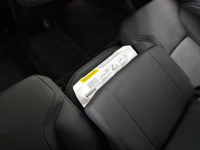 Certified 2025 Volvo XC90 B5 Plus AWD/4WD image 37