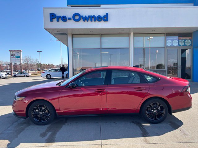 Certified 2025 Honda Accord SE image 8