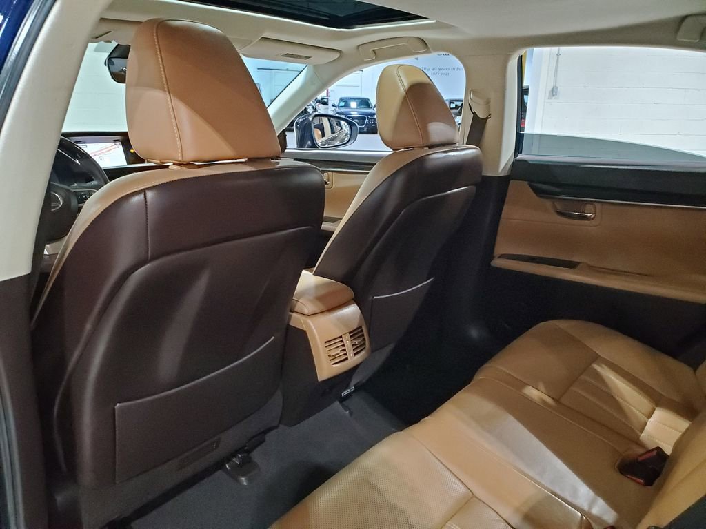 Used 2016 Lexus ES 350 w/ Luxury Package w/Wood Trim image 24