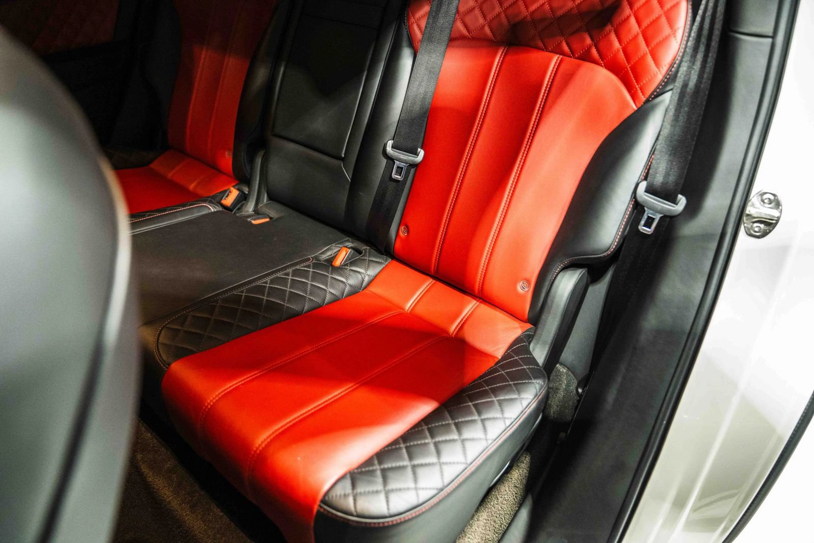 Used 2019 Bentley Bentayga AWD/4WD image 38