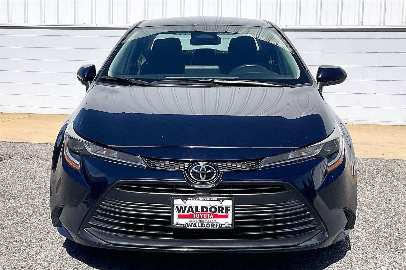 Used 2025 Toyota Corolla LE FWD image 3