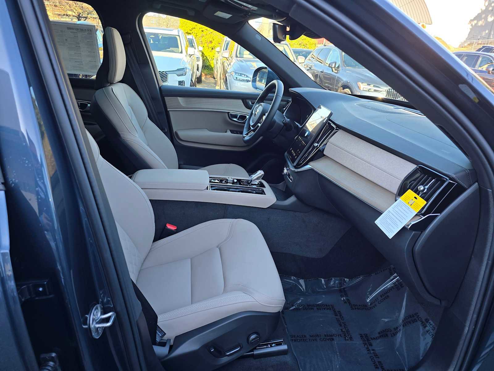 New 2026 Volvo XC90 B5 Plus w/ Protection Package AWD/4WD image 11
