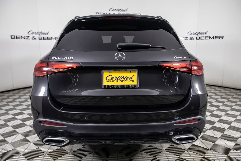 Used 2025 Mercedes-Benz GLC 300 4MATIC w/ AMG Line image 7