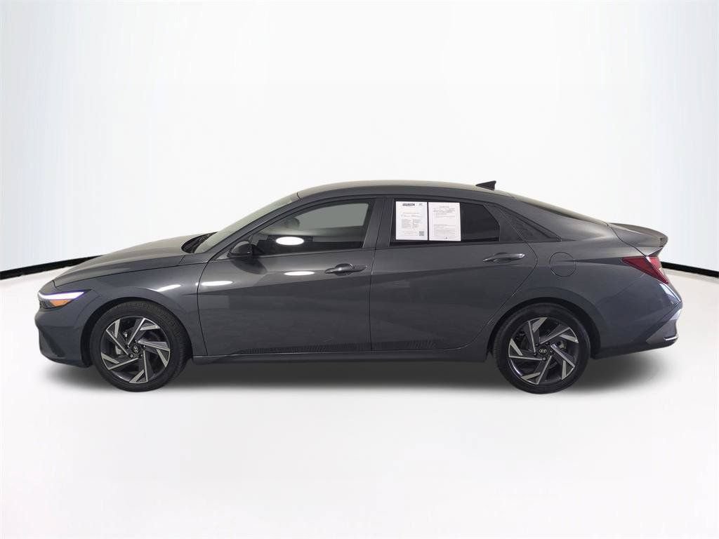 Used 2025 Hyundai Elantra Sport FWD image 8