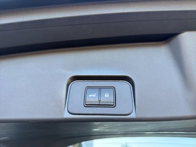 Used 2022 Nissan Rogue SL w/ SL Premium Package image 16