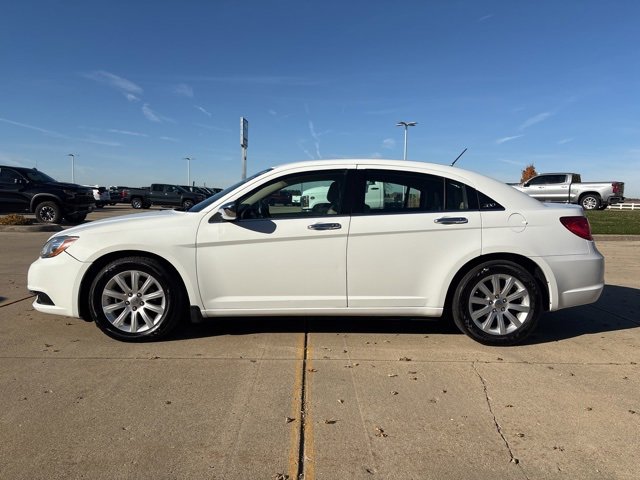 Used 2013 Chrysler 200 Limited image 5