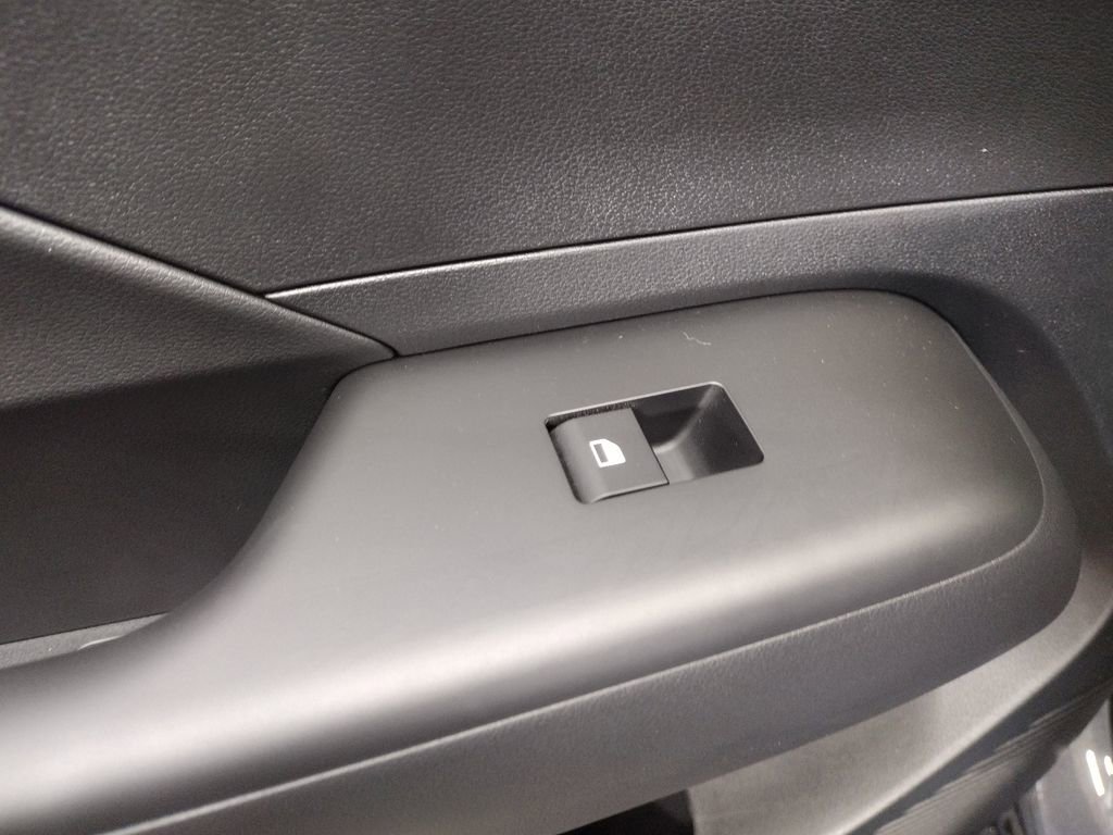 New 2026 Hyundai Kona SE image 15