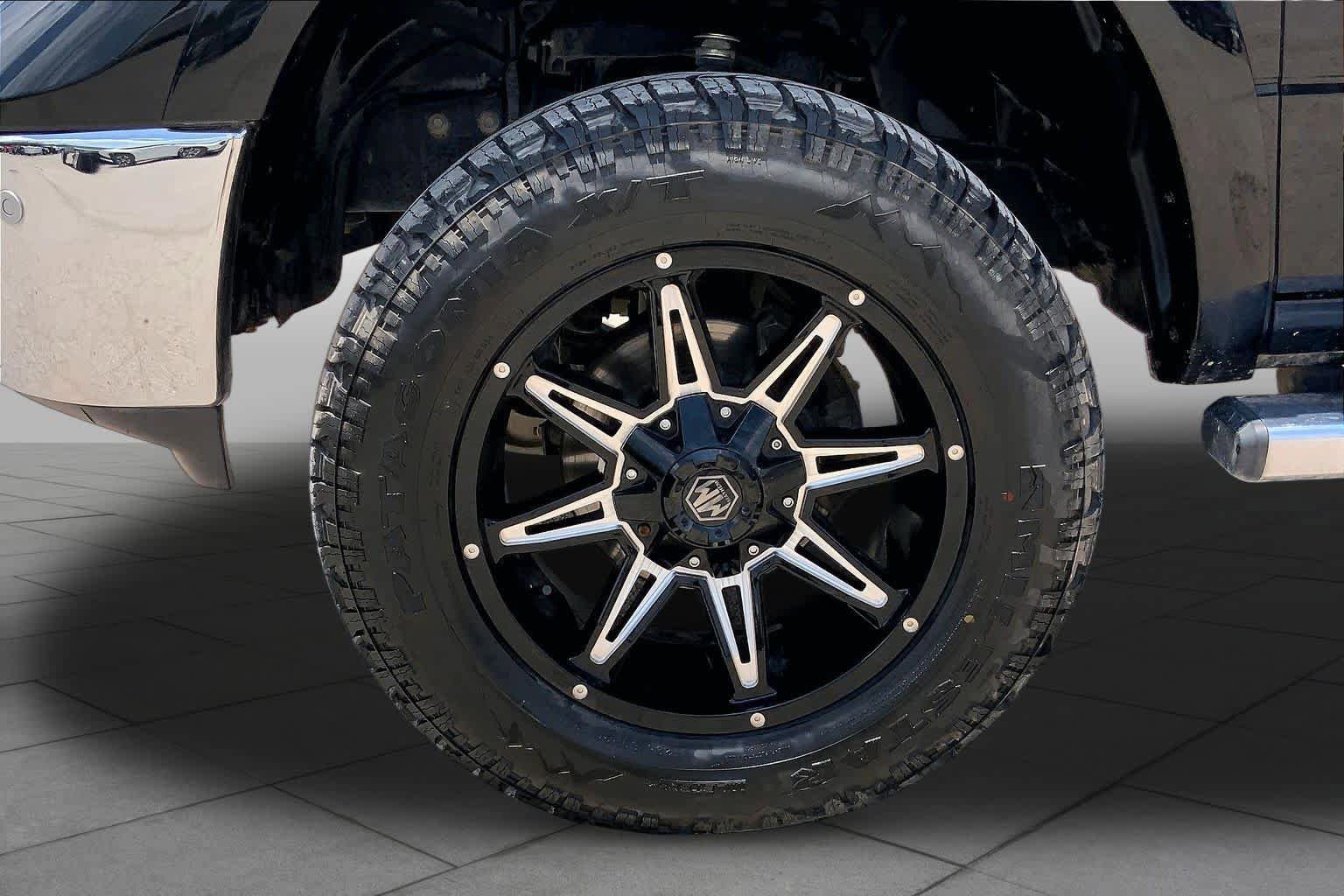 Used 2015 RAM 1500 Laramie w/ Convenience Group AWD/4WD image 10