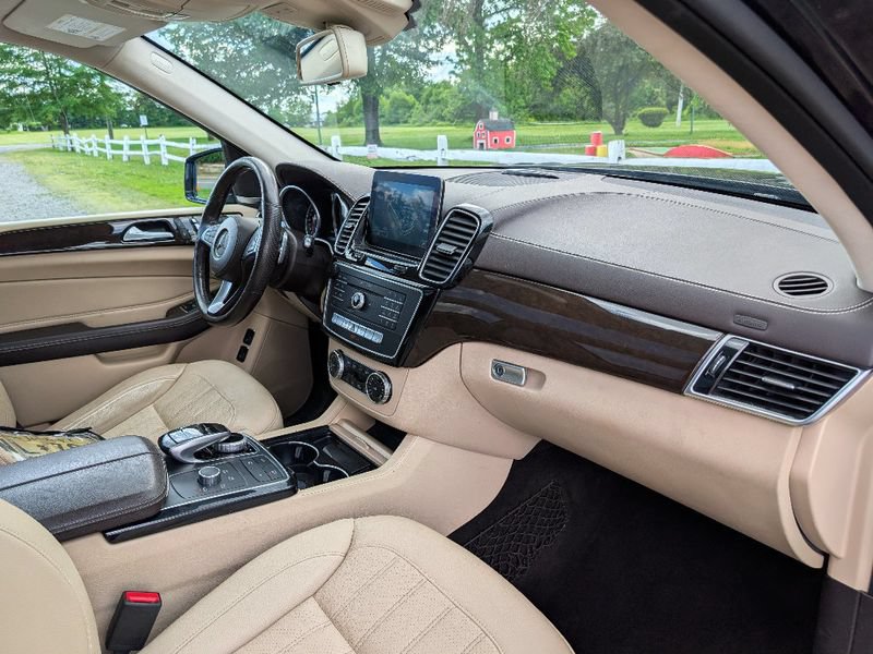 Used 2018 Mercedes-Benz GLS 450 4MATIC w/ Premium Package image 33