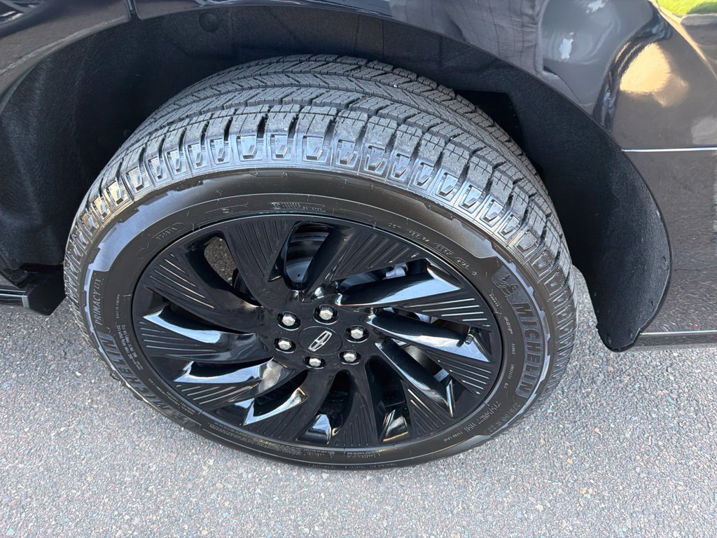 New 2027 Lincoln Navigator Reserve w/ Jet Appearance Package AWD/4WD image 13