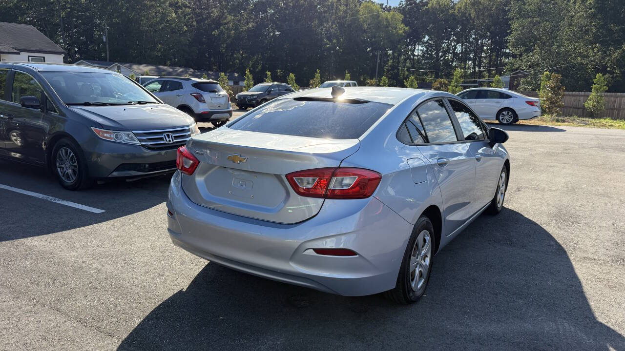 Used 2017 Chevrolet Cruze LS FWD image 8